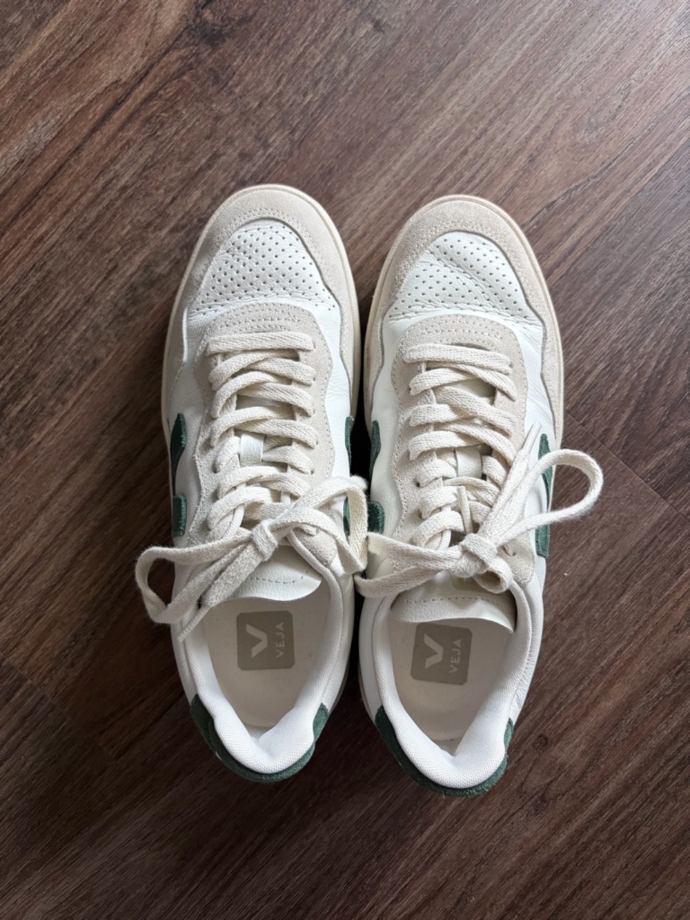 Veja V-90 Sneakers - Picture 3 of 7